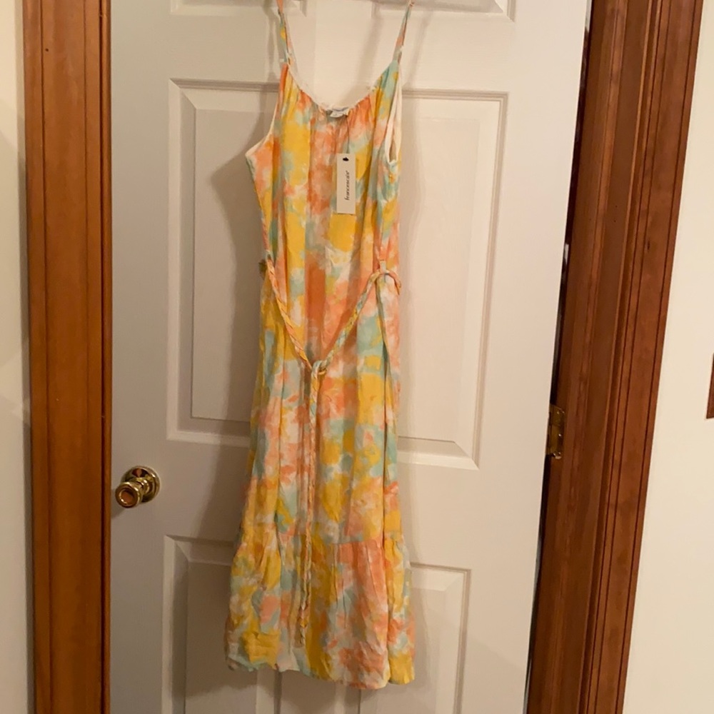 Large dress peach yellow tones, never worn tags on